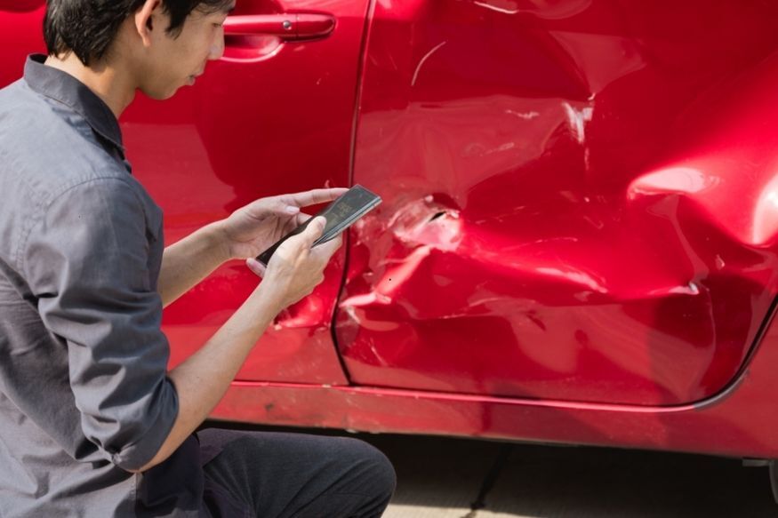 Injured driver reporting a car accident