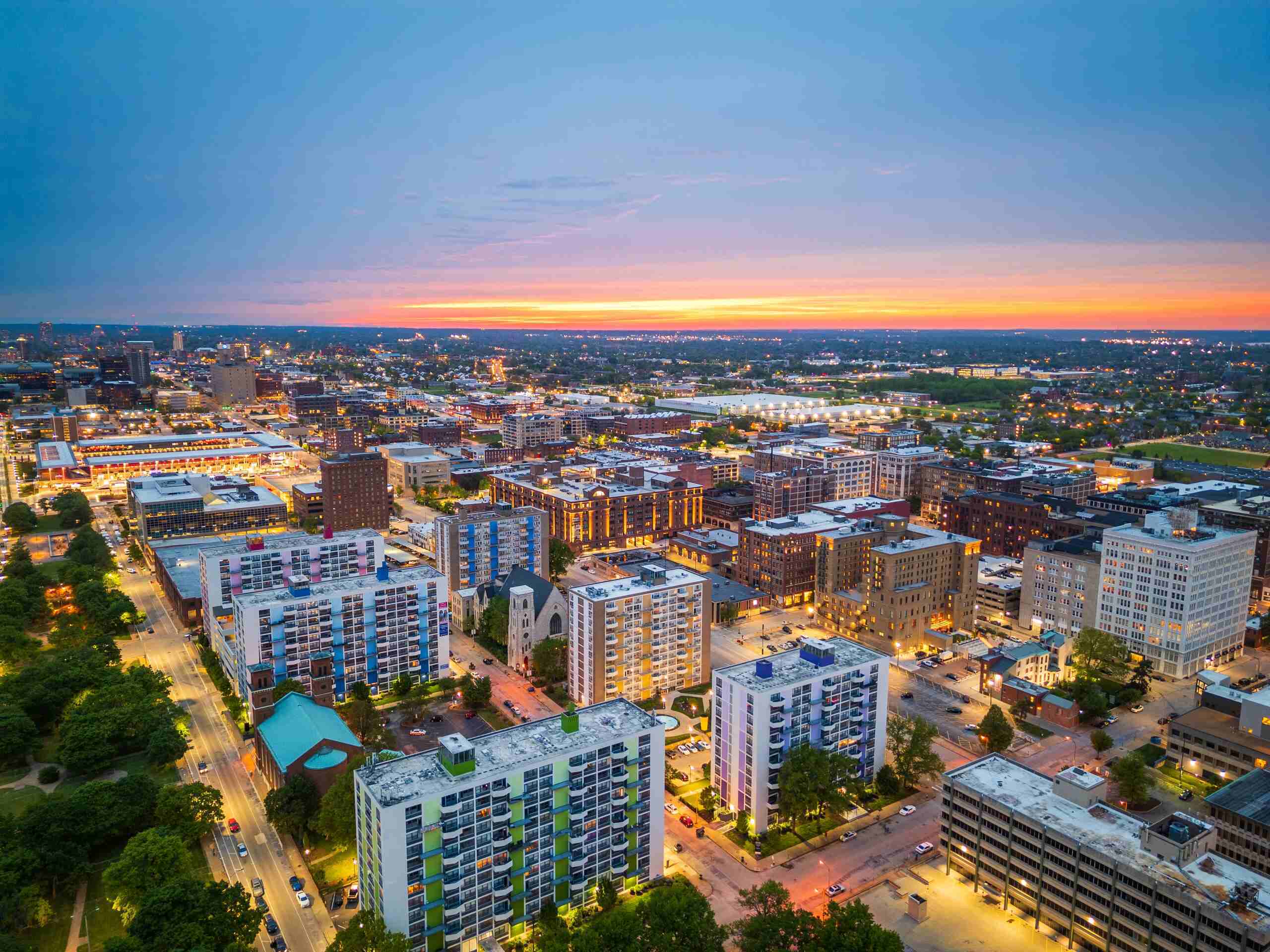 Aerial sunset view of St. Louis cityscape served by St. Louis Commercial Vehicle Accident Lawyers.