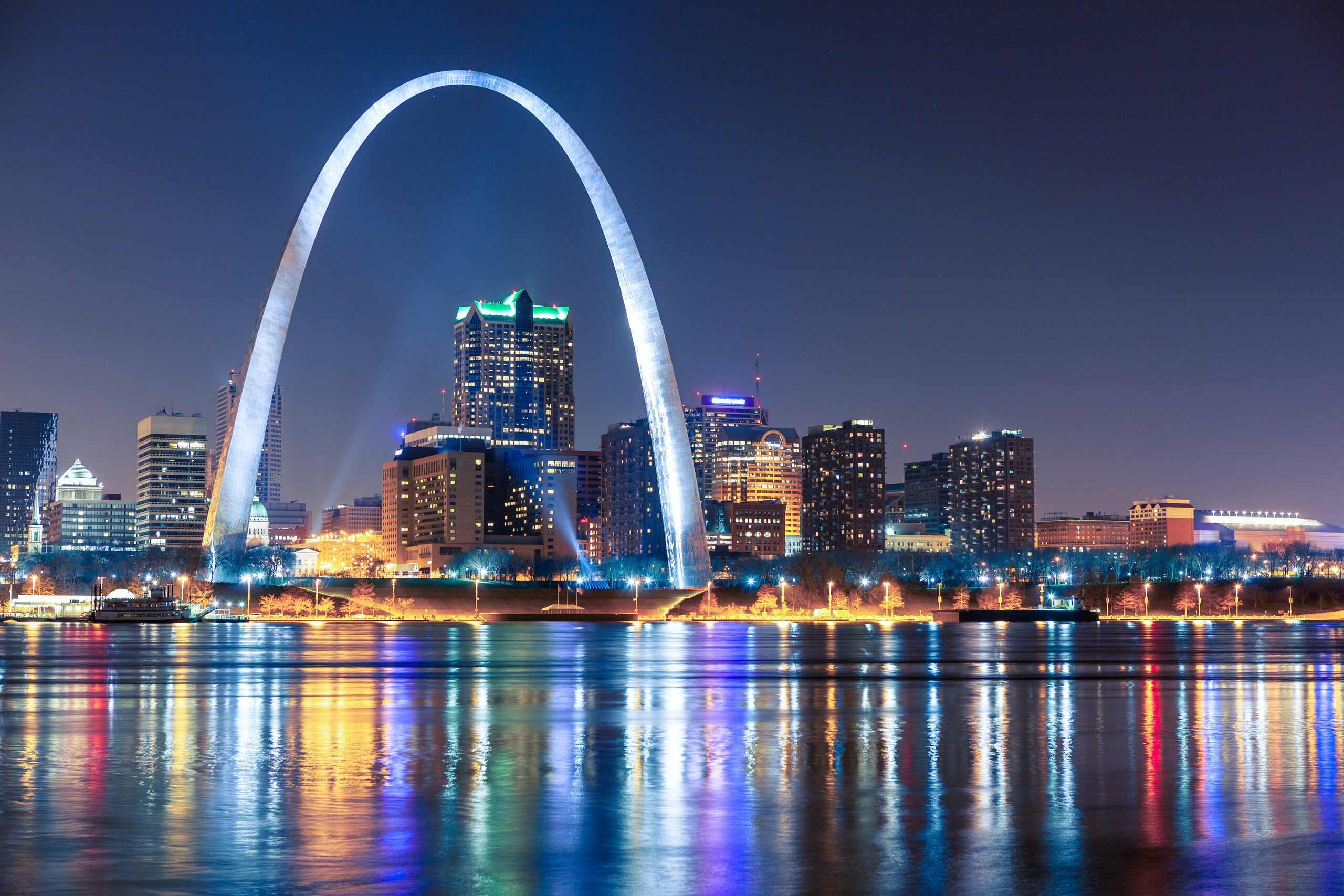 St. Louis Gateway Arch skyline illuminated at night for St. Louis Drunk Driving Accident Lawyers.