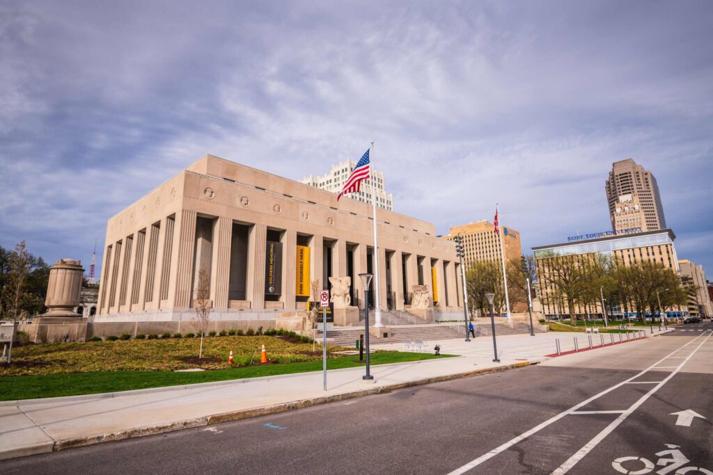A government building and courthouse in downtown St. Louis where a premises liability verdict was reached.